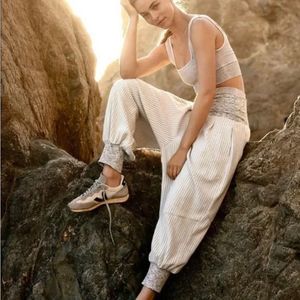 Free People Movement Break It Up Joggers Ribbed Leg
Cuff Wide Waist size S